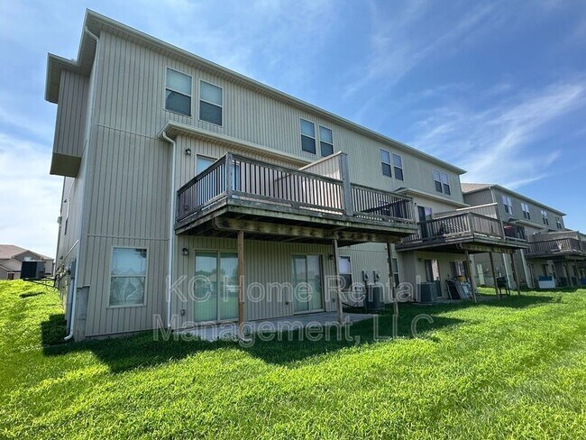 Building Photo - 10530 Kane Dr
