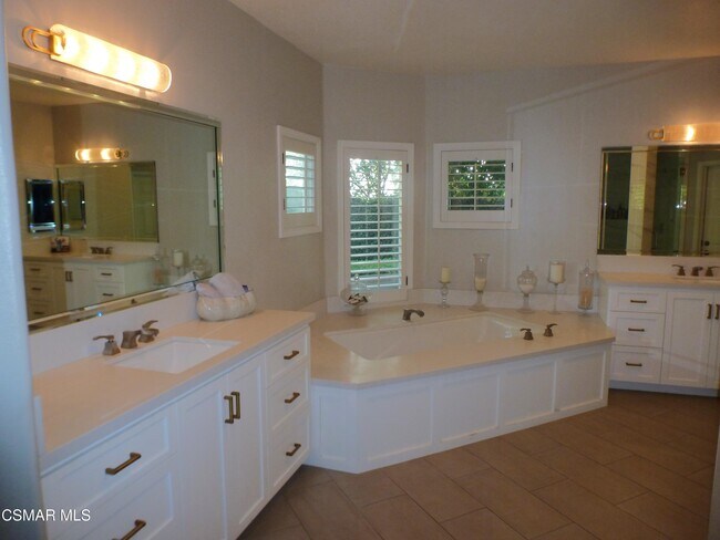 Building Photo - 48 Golden Glen Dr