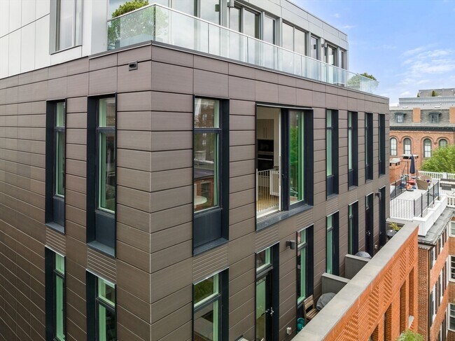 Building Photo - 7 E Springfield St