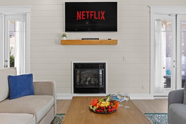 Building Photo - 4456 Luke Ave