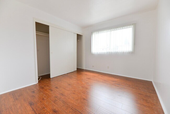 Building Photo - 248 Avenida Del Poniente