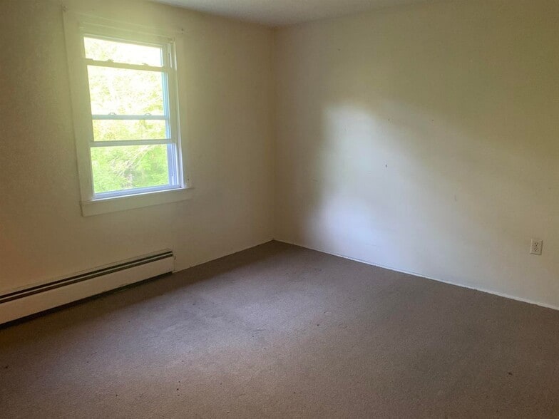 Building Photo - 354A Main, 8