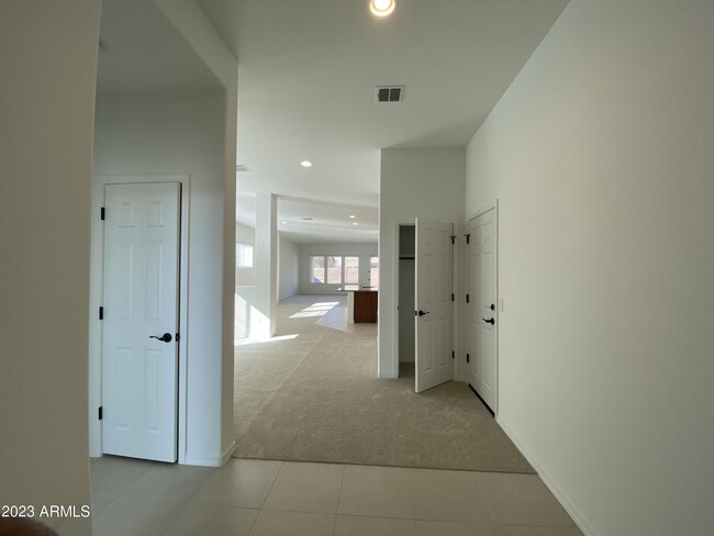 Building Photo - 442 W Golden Aspen Dr