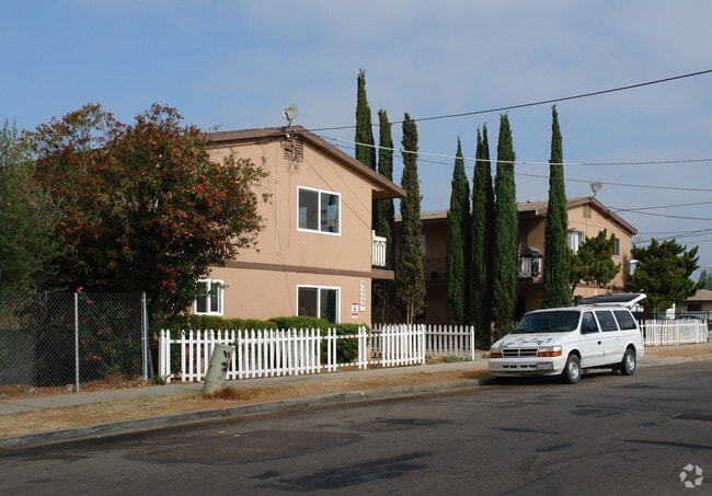 Primary Photo - Coleen Court Apartments