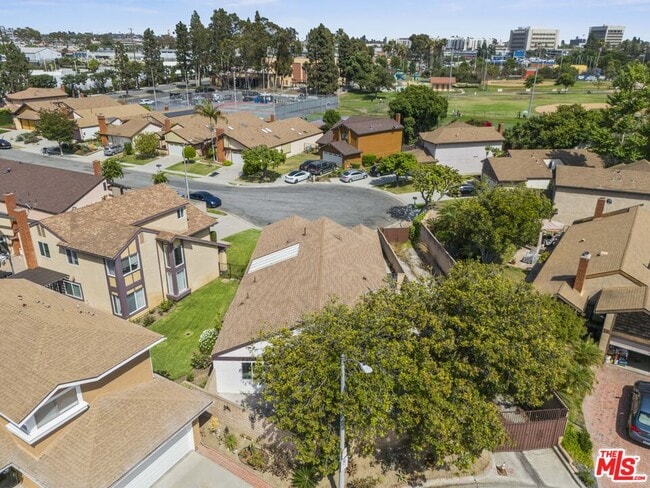 Building Photo - 13 Pepper Ct