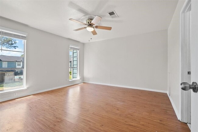 Building Photo - 328 S 2nd St