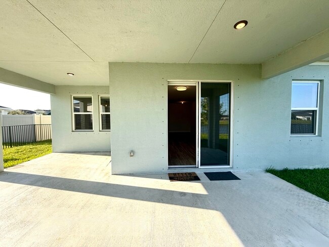 Building Photo - 10819 Pacini Wy