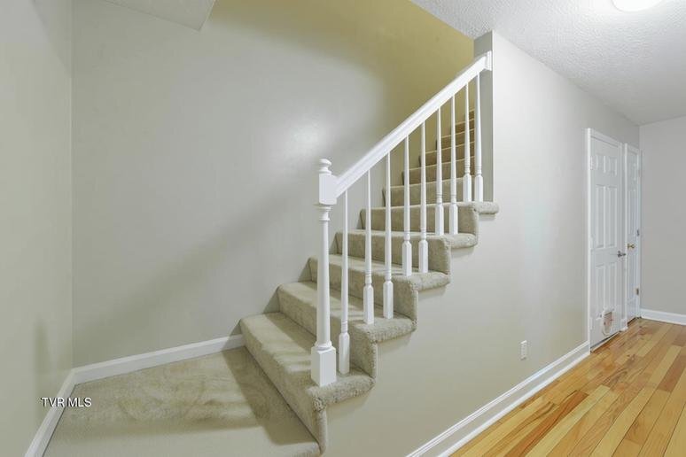 Building Photo - 2503 E Lakeview Dr