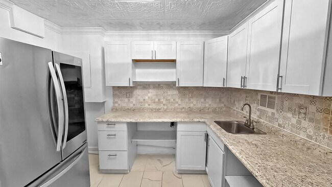 Building Photo - 2302 Old Fort Hills Dr
