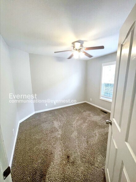 Building Photo - 3740 N Jot Dr