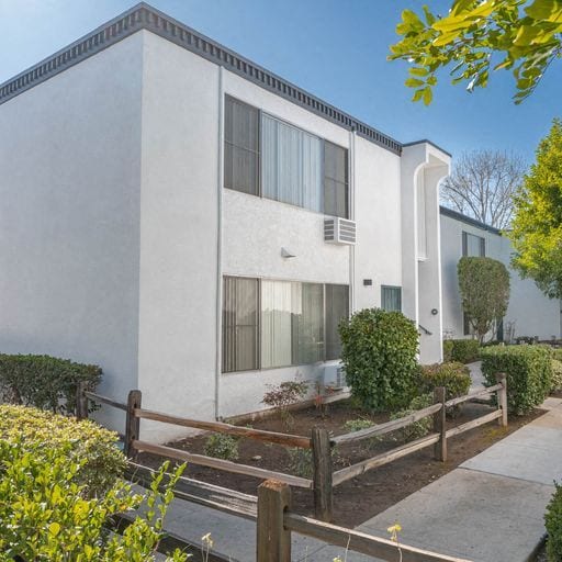 Building Photo - The Arches Apartments