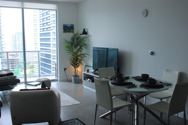 Building Photo - 1100S S Miami Ave