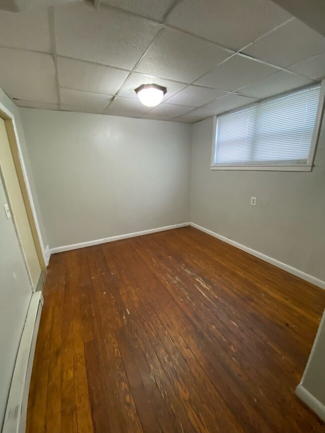 Building Photo - 1121 N 12th St