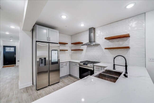 Building Photo - 260 Palisade Ave