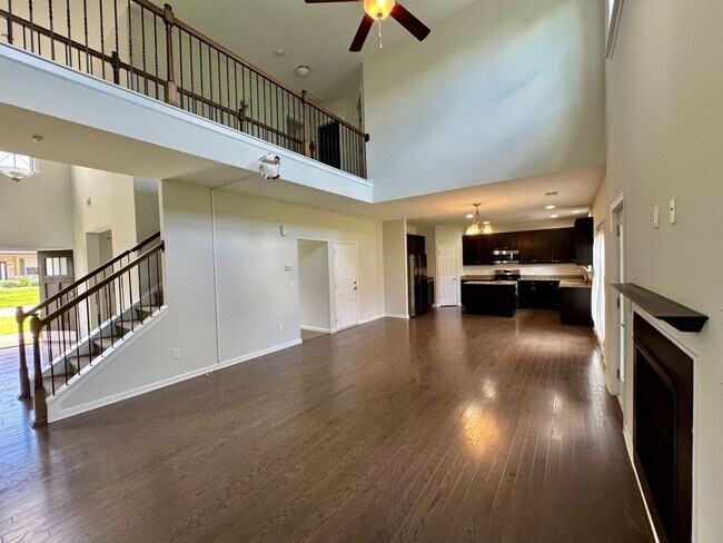 Building Photo - South AVL - Beautiful, Spacious, Versatile...