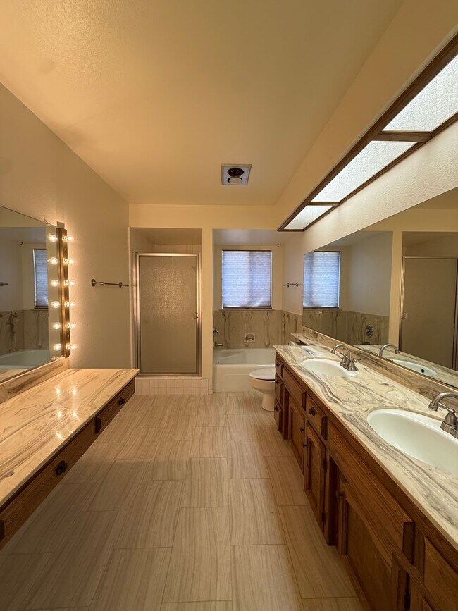 Building Photo - Beautiful Two Story Orcutt Town Home in th...