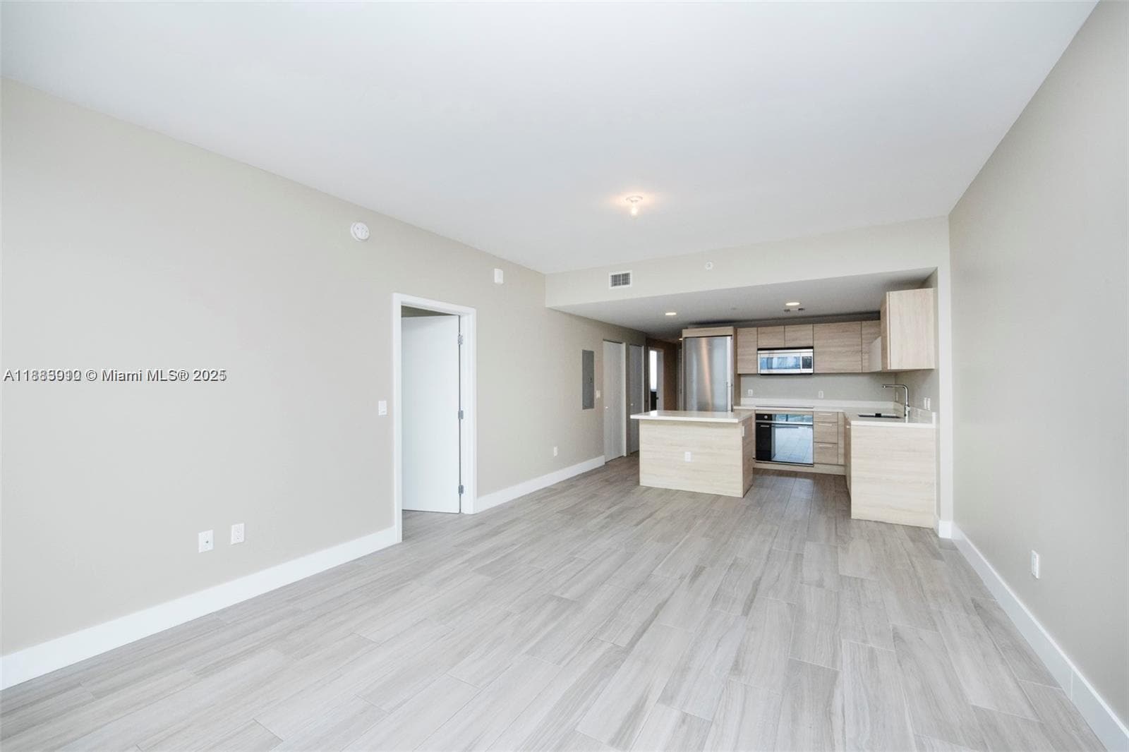 Building Photo - 16385 Biscayne Blvd