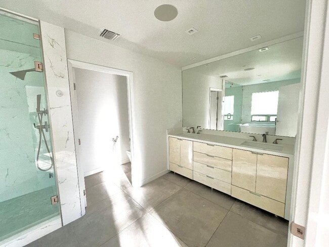 Building Photo - 1545 S Monte Viento St