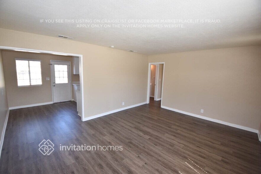 Building Photo - 4515 N Eastbury Ave