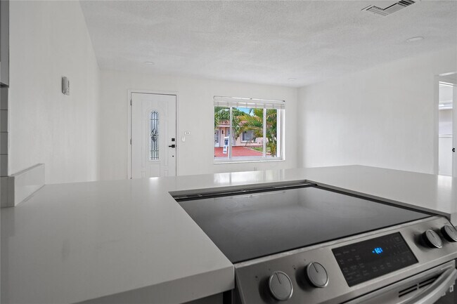 Building Photo - 4510 NW 49th Dr