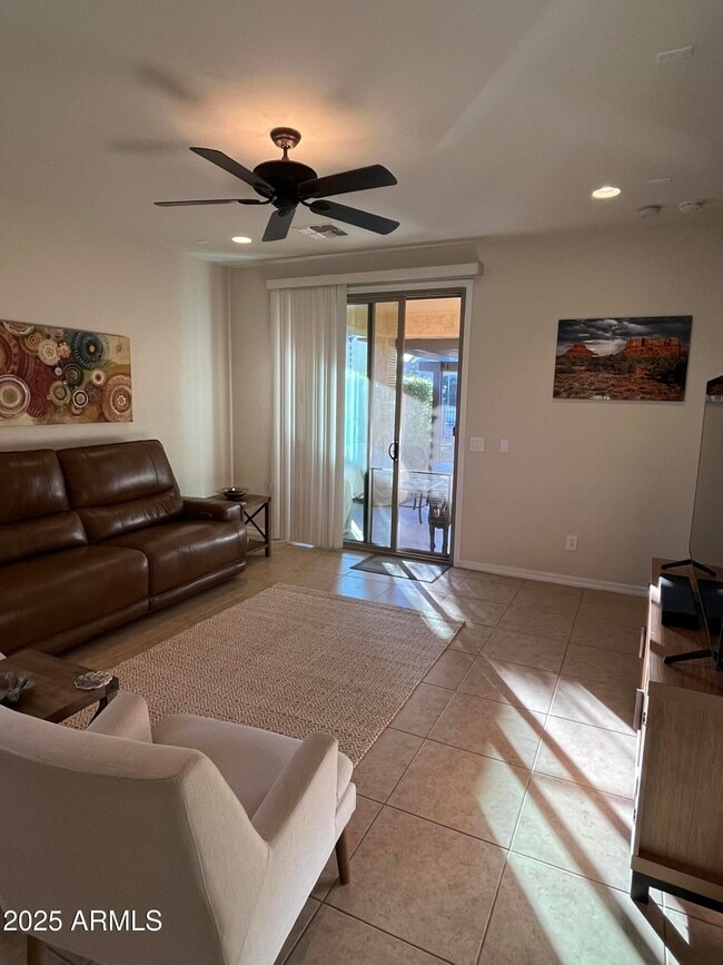 Building Photo - 26197 W Vista N Dr