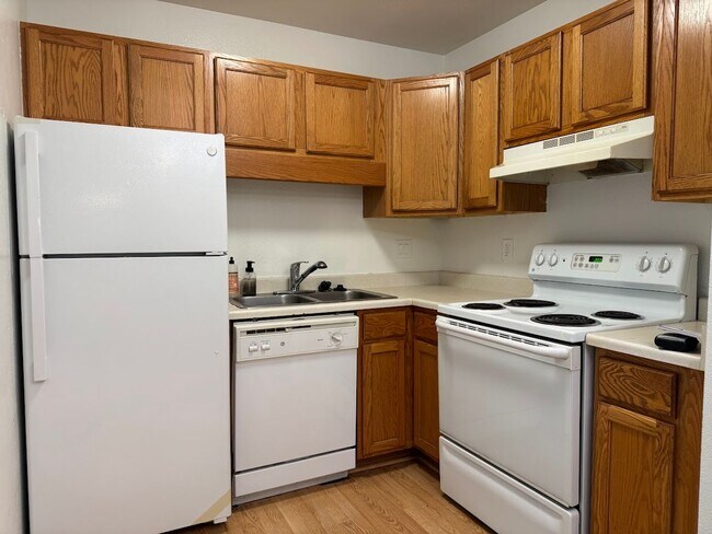 Building Photo - BEAUTIFUL 2 Bed 2 Bath Condo in Boulder-Av...
