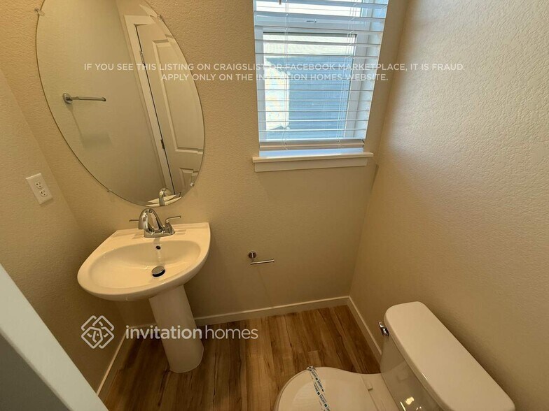 Building Photo - 850 Mesic Ln