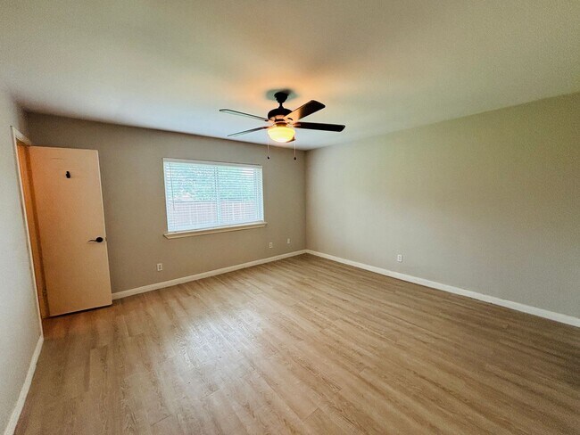 Building Photo - Charming home for lease in the heart of North Richland Hills!