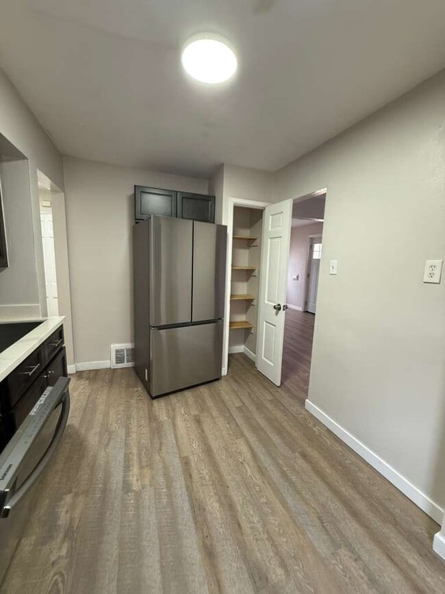Building Photo - "Charming 2-Bedroom Retreat in University City - Cozy 900 Sq. Ft. Home!"  HUGE bedrooms with Base...