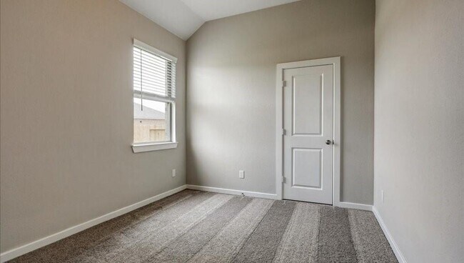Building Photo - 810 Whispering Winds Dr
