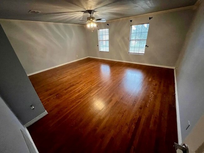 Building Photo - 2752 Peach Dr