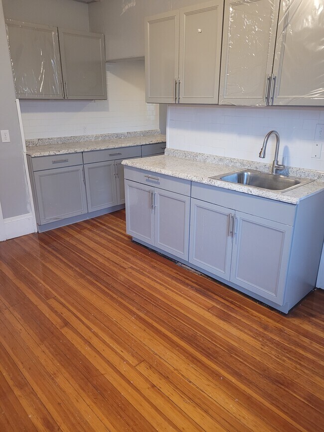 9 Oakland Ave 9 Oakland Ave Cranston RI 02910 Apartment Finder