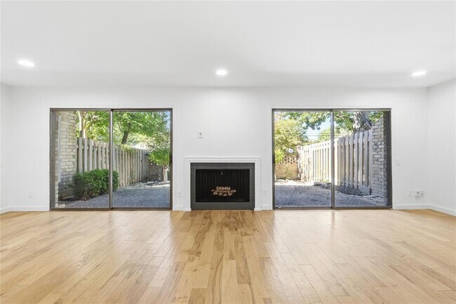 Building Photo - 48 Woodstone Square