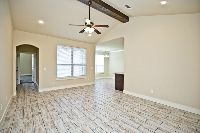 Building Photo - 106 Alder St