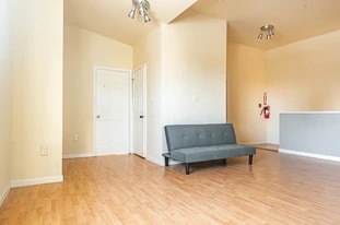 Building Photo - 1517 N 15th St