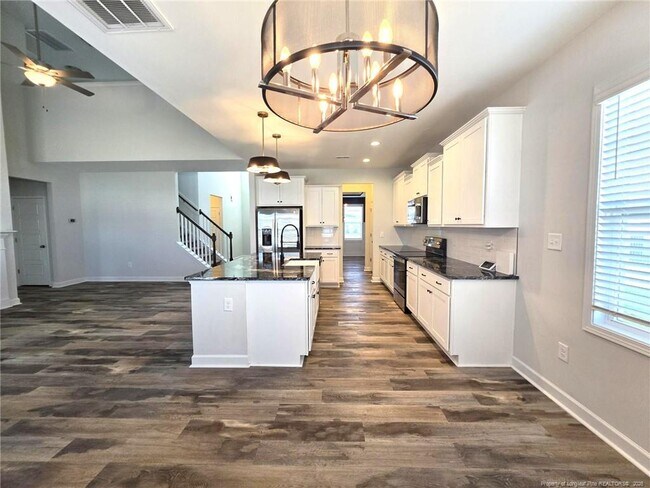 Building Photo - 644 Amusement Dr
