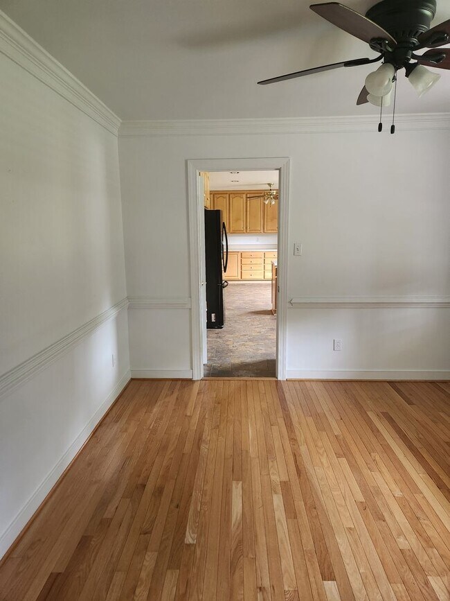 Building Photo - Chesterfield-Winterpock Area- Custom 3 Bed...