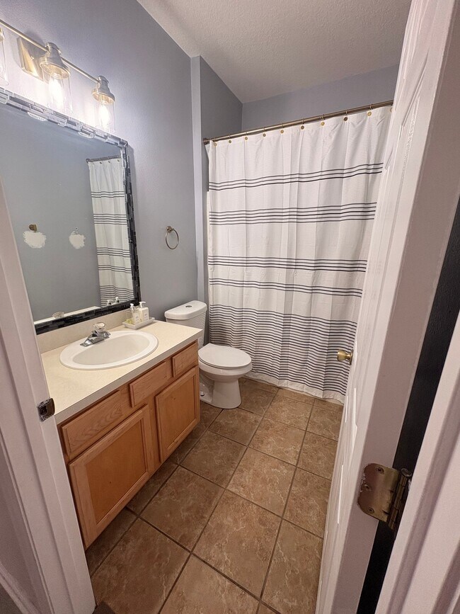 Building Photo - 1118 Dekleva Dr