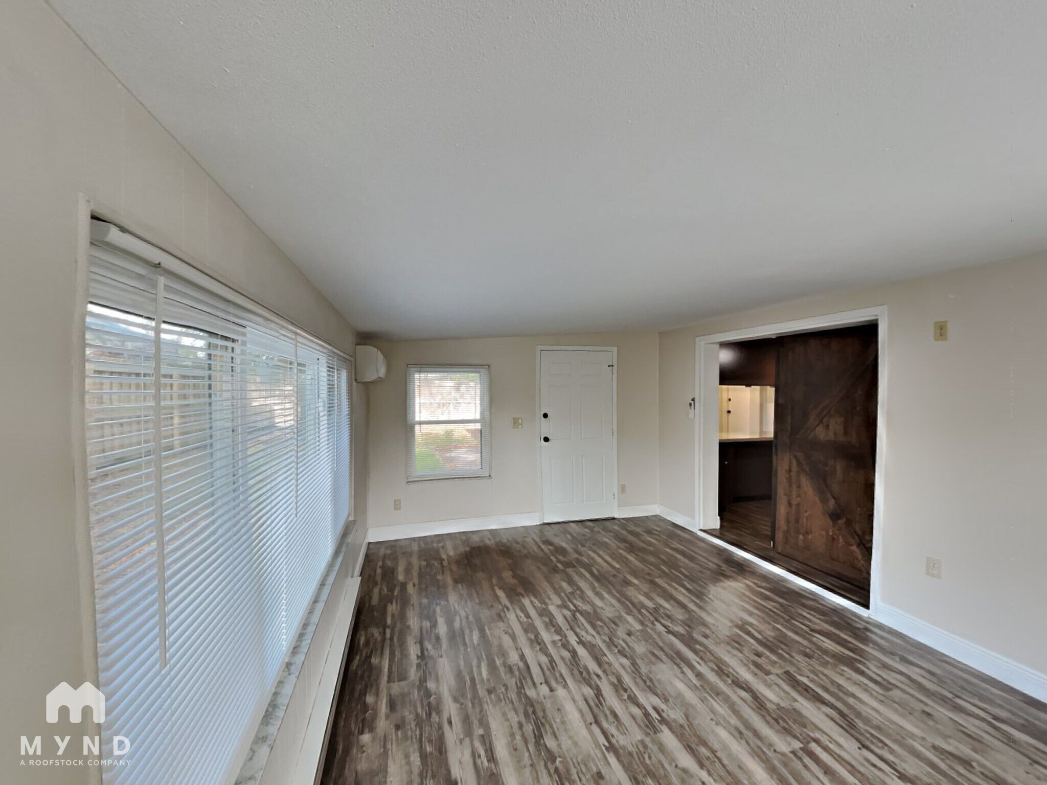 Building Photo - 14 Lamplight Ln