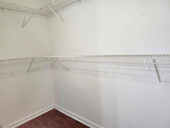 Building Photo - 475 St