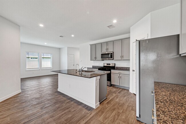 Building Photo - 31622 Whittis Hl Wy