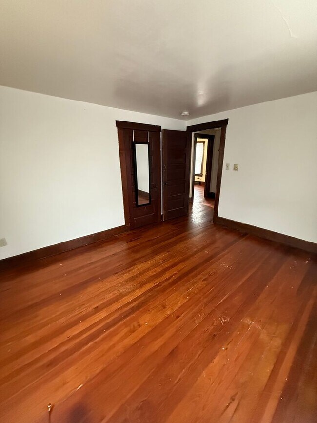 Building Photo - College Avenue, West-1206