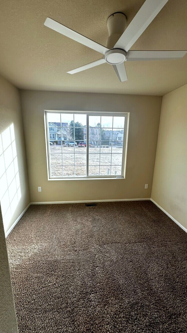 Building Photo - 1829 Final View Aly