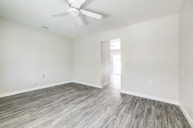 Building Photo - Cozy 2BR Duplex with Fenced Yard in Convenient Rincon Location