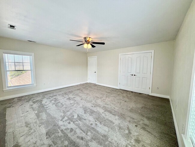 Building Photo - Gorgeous Beach View Home