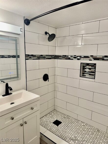 Building Photo - 4030 E Carey Ave