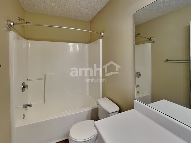 Building Photo - 2656 Lake Park Bnd