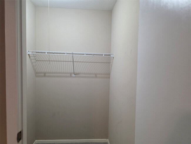 Building Photo - 11350 Raven View Dr
