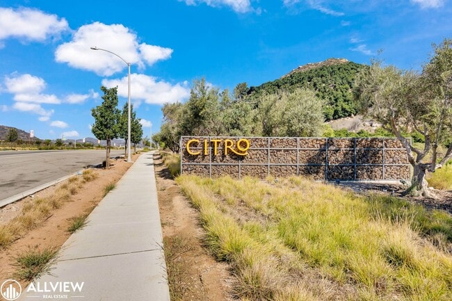 Building Photo - Bright 4-Bed, 2.5-Bath Home in Fallbrook’s Citro Community