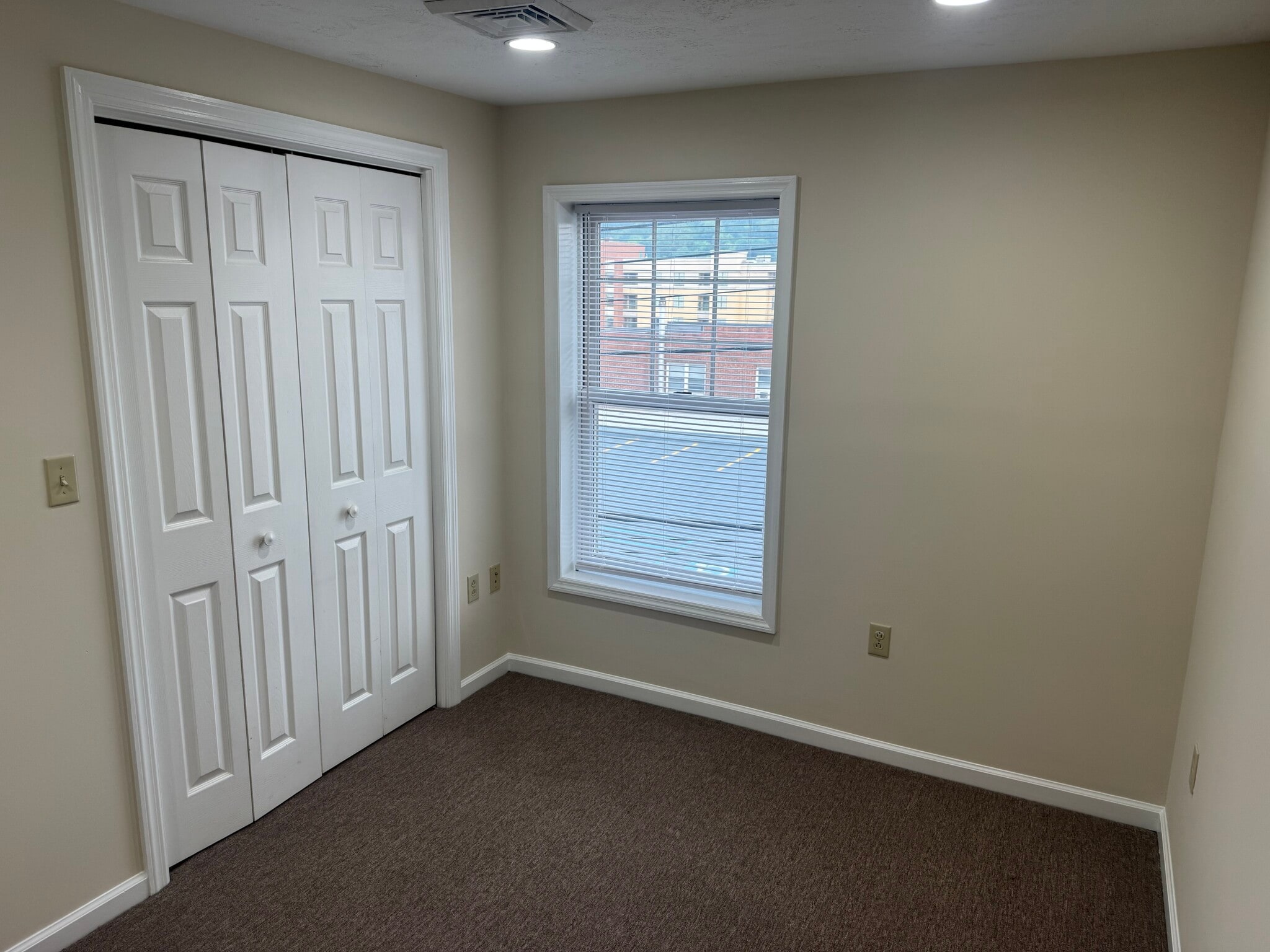 Bedroom 1 - 150 Pleasant St